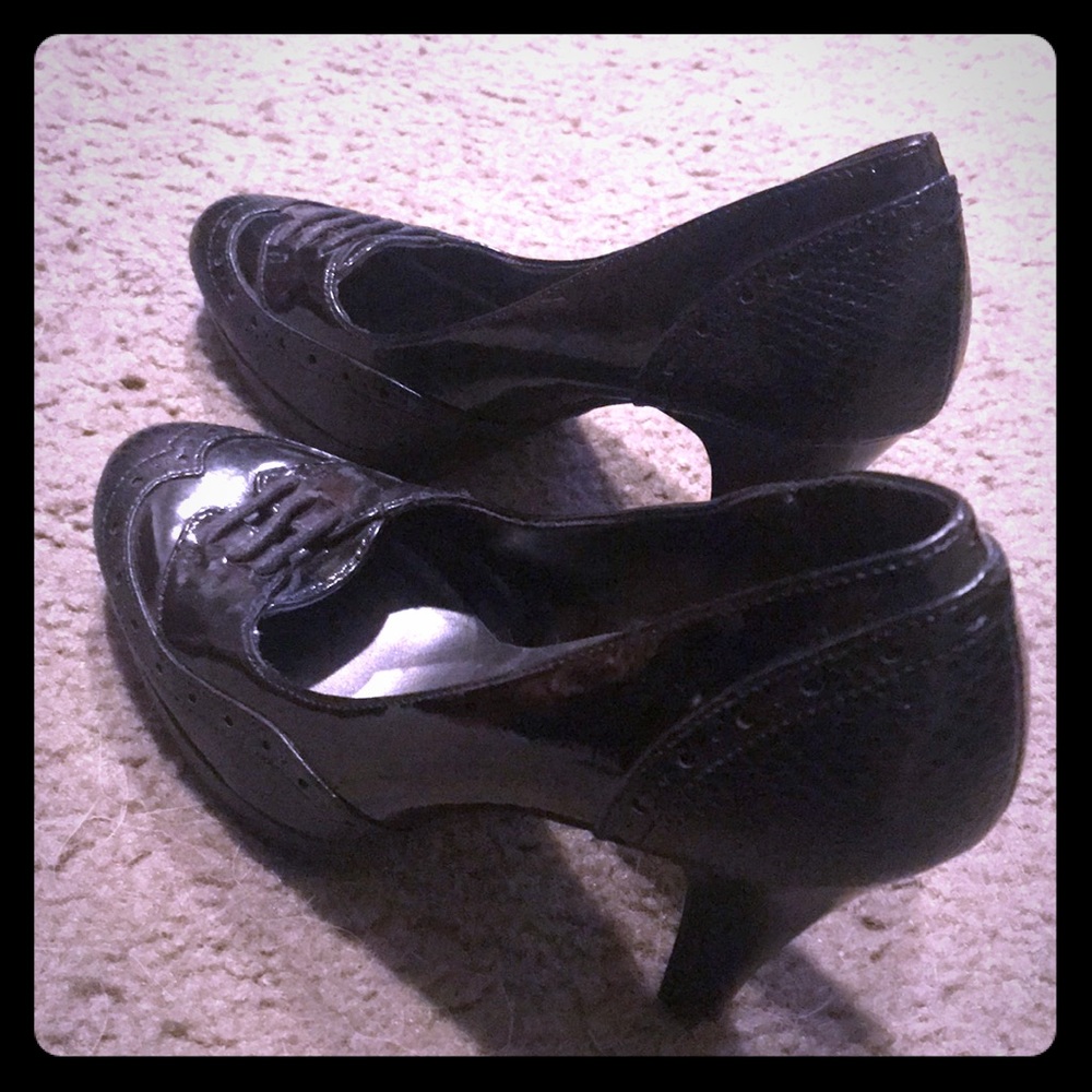 Women’s size 6 heels